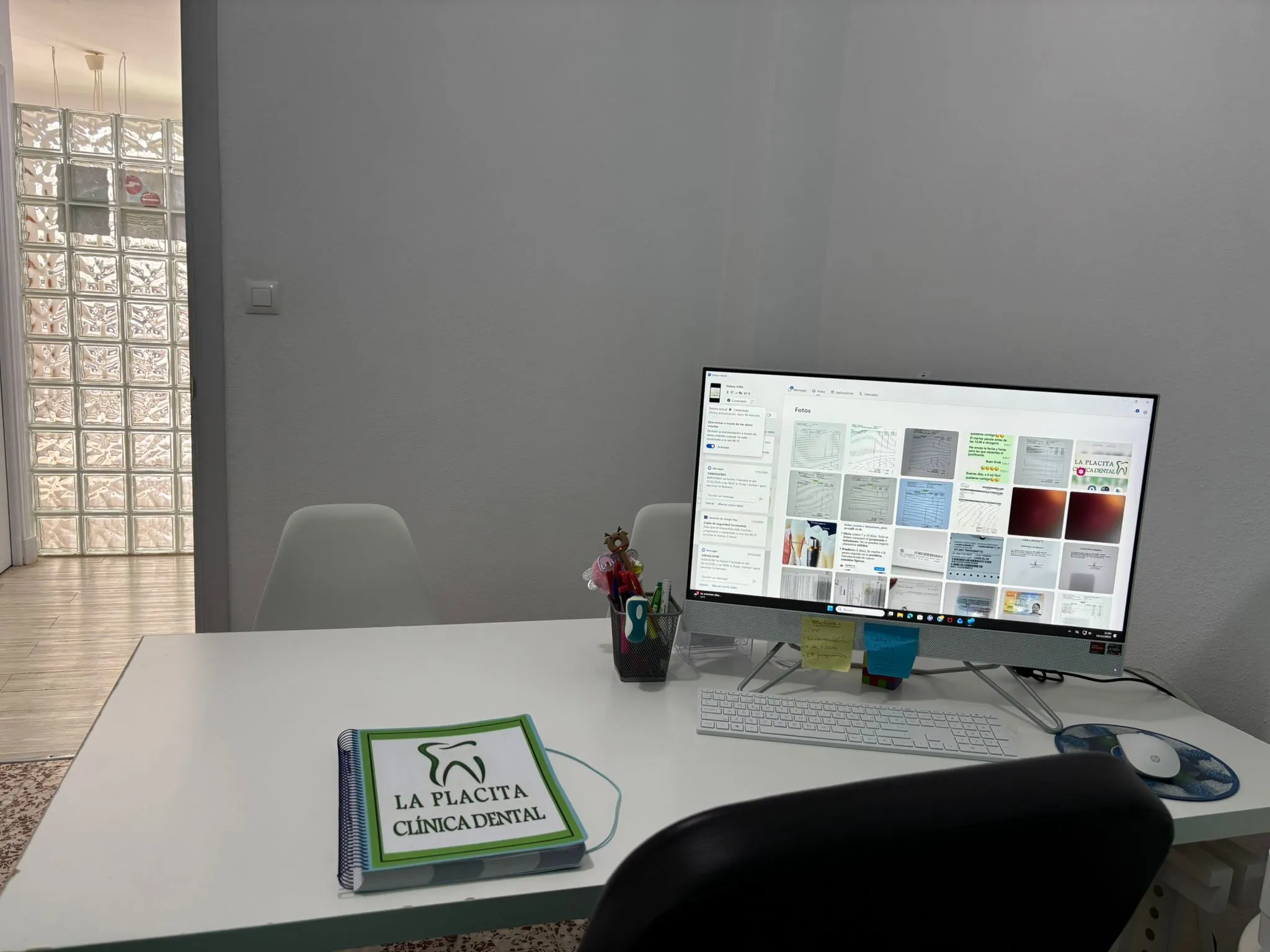 Escritorio de clínica La Placita